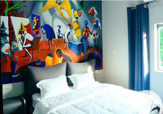 城固对于酒店的墙体彩绘而言更注重哪些方面？